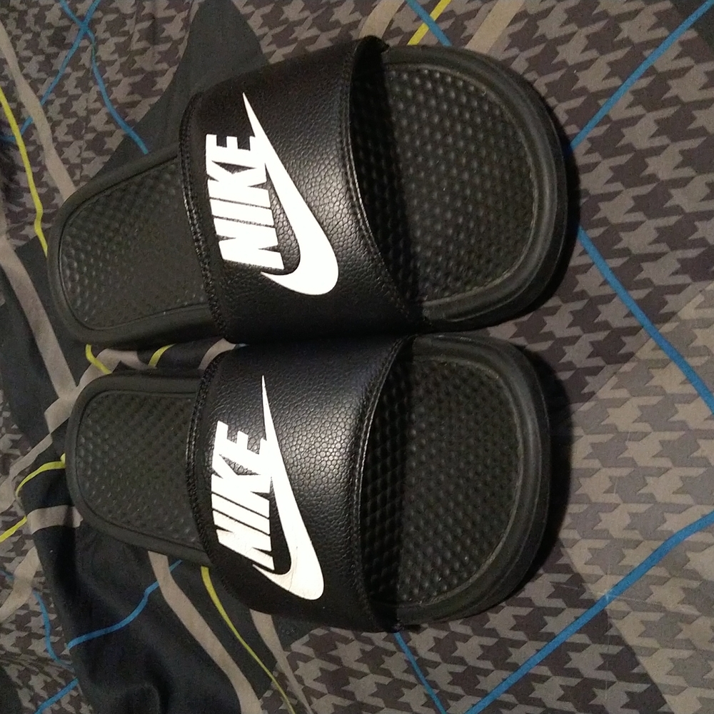 Nike slides